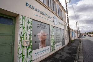 photo de la facade et de l'enseigne du cabinet de luxopuncture rochefort sur mer